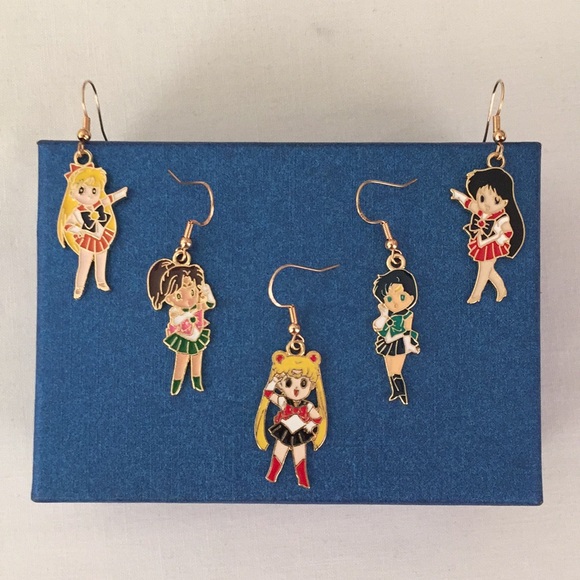 🍏50% OFF/3+...Set of 5 Sailor Moon Characters and 2 Cats Earrings - Picture 4 of 13